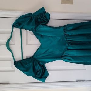Great costume dress in a deep green